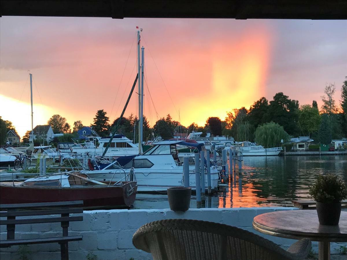 Tiny House Oder Ferienwohnung Auf Der Sunset Marina 柏林 外观 照片